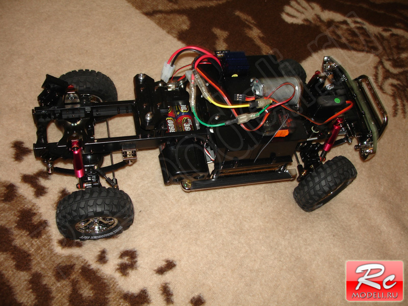 Полностью собраное шасси и электрика внедорожника Tamiya Tundra