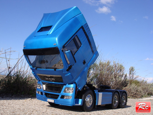 Собранный и окрашенный грузовик Tamiya MAN TGX 26.540 6x4 XLX