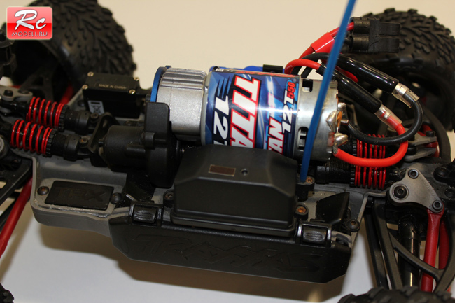 Traxxas E-Revo 1:16 приемник