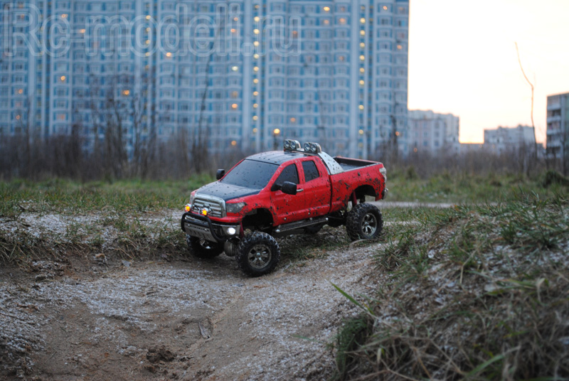 Радиоуправляемая модель Tamiya Toyota Tundra со световым блоком MFC-02