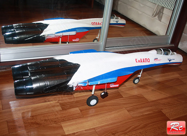 Основа самолета Art-tech Su-27 Knight, Су-27 Русские Витязи 21095 на радиоуправлении